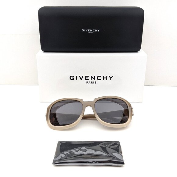 🕶️Made in Italy! GIVENCHY SGV884 Sunglasses 55/18/135 | ALB2🕶️ - Picture 1 of 8